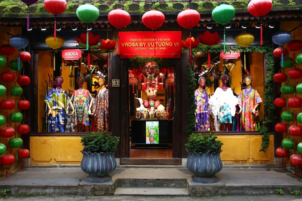 Gấp gọn hàng lên kệ